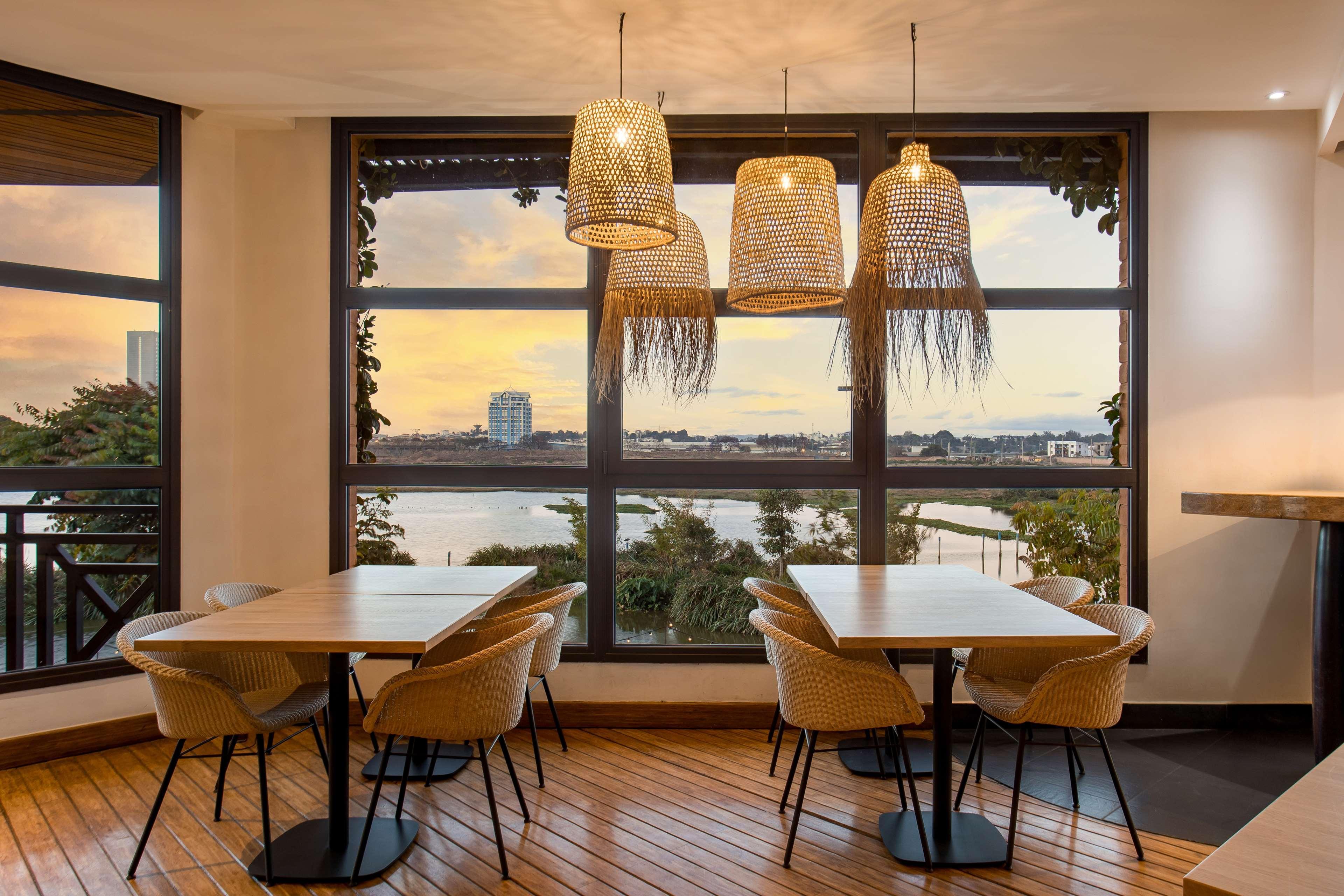 Radisson Blu Hotel Antananarivo Waterfront Exterior photo